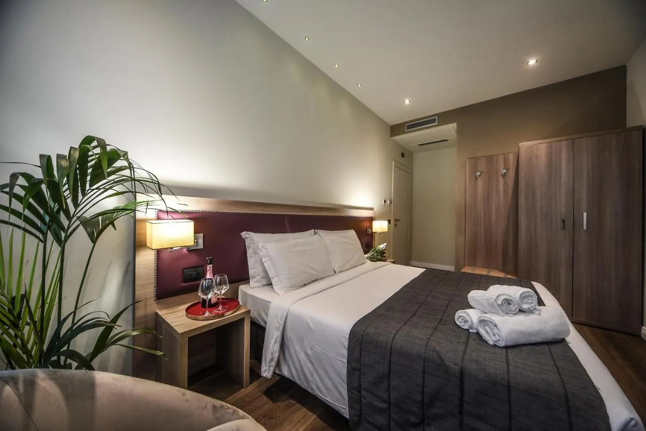 Hotel Zara Milano 3*, Milan Italy